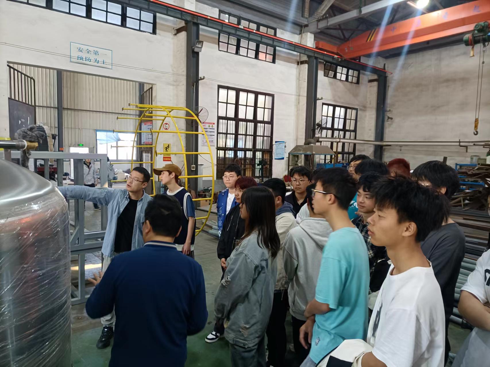 湖南工程学院近200名学生来拼搏在线平台(中国)官网认知实习
